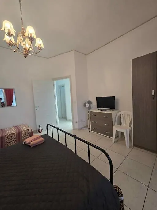 Luminoso Appartamento Sul Lungomare Capo dʼOrlando Apartamento
