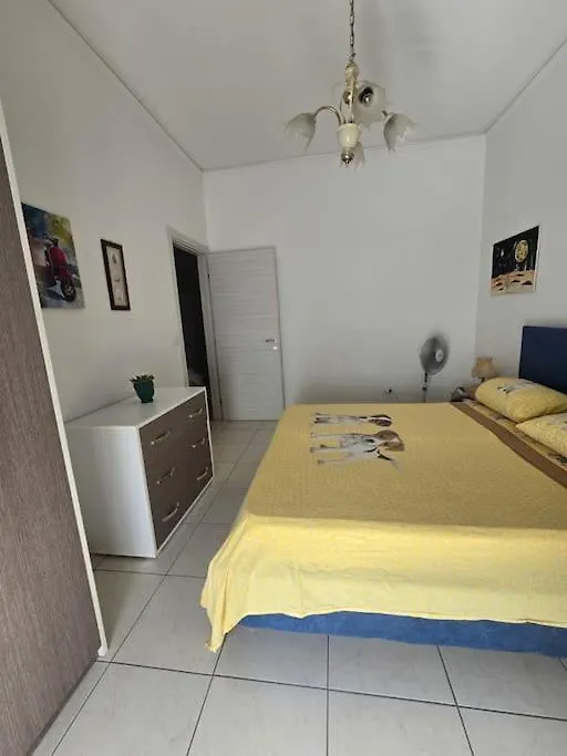 Luminoso Appartamento Sul Lungomare Capo dʼOrlando Apartamento